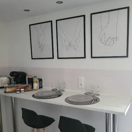 Σπίτι διακοπών Logement Cocooning Avec Jacuzzi Et Sauna Privatifs *