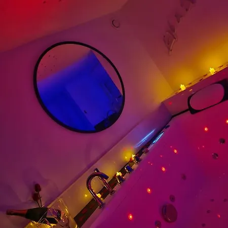 Σπίτι διακοπών Logement Cocooning Avec Jacuzzi Et Sauna Privatifs Saint-Martin-de-Saint-Maixent